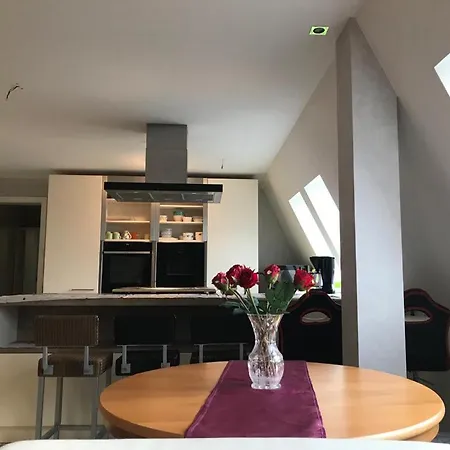 Zum Bahnhof Apartment *